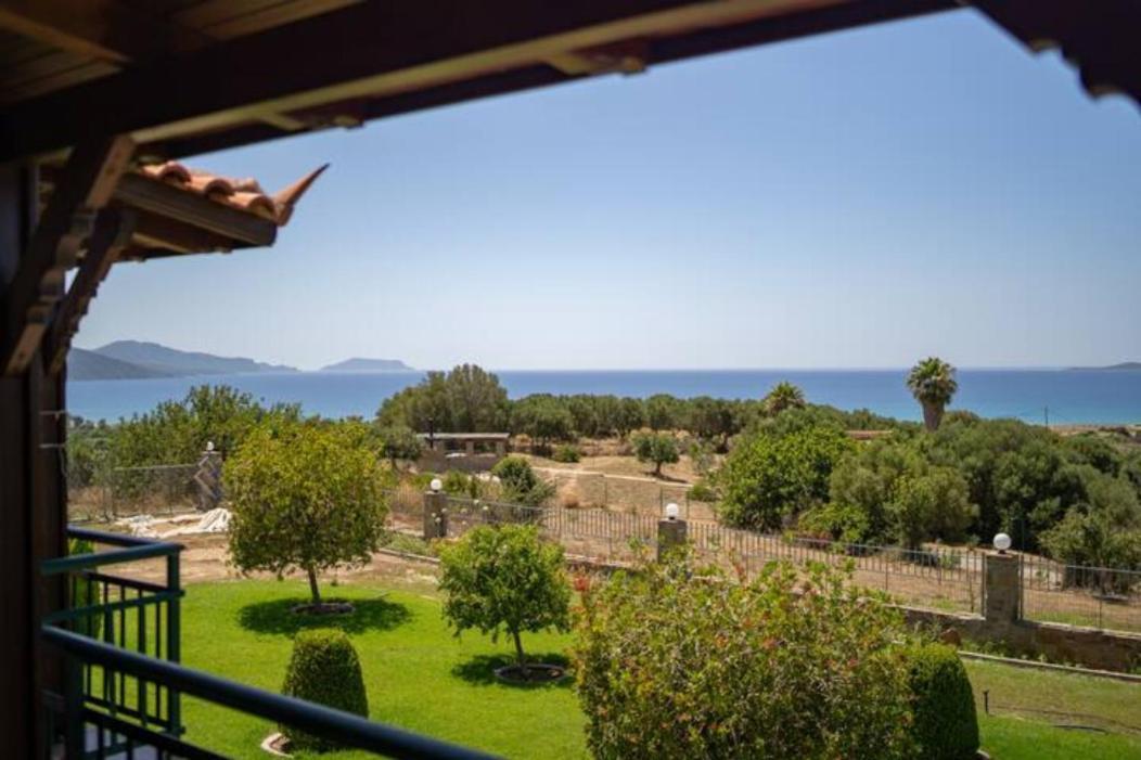 Donatos Appartement Finikounta Buitenkant foto