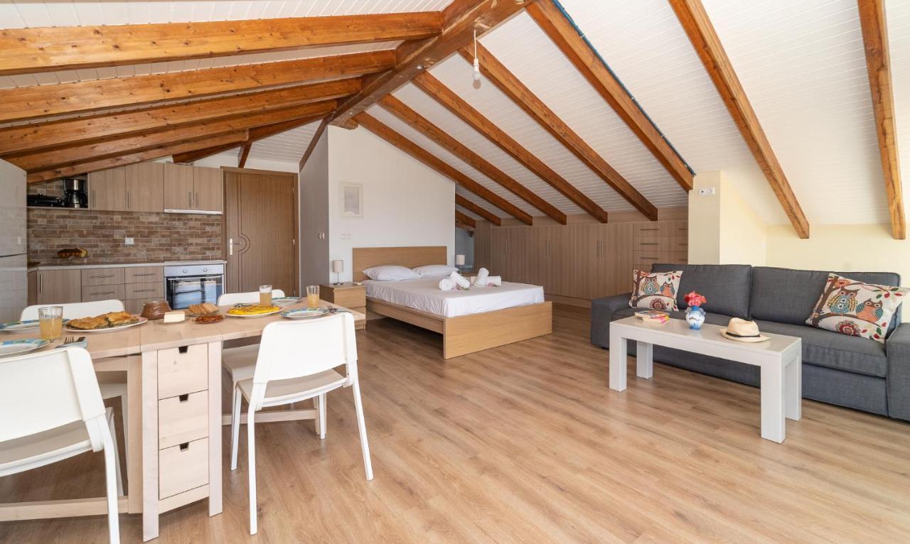 Donatos Appartement Finikounta Buitenkant foto